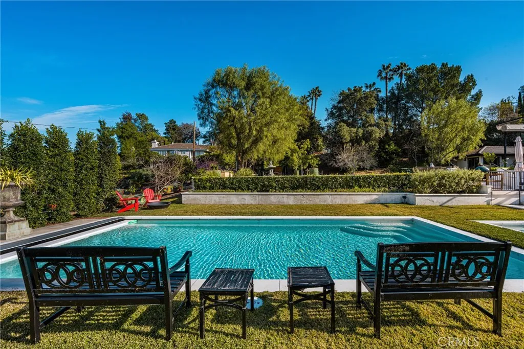 9821 Brentwood Drive, Santa Ana, California 92705 home-pic-16