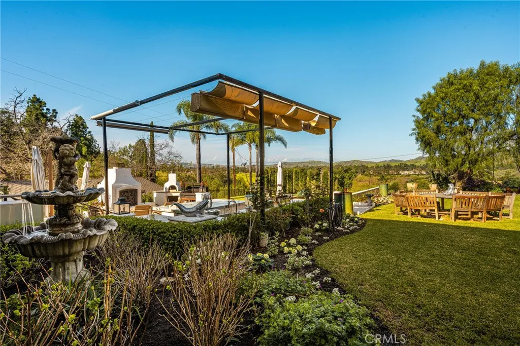 9821 Brentwood Drive, Santa Ana, California 92705 home-pic-17