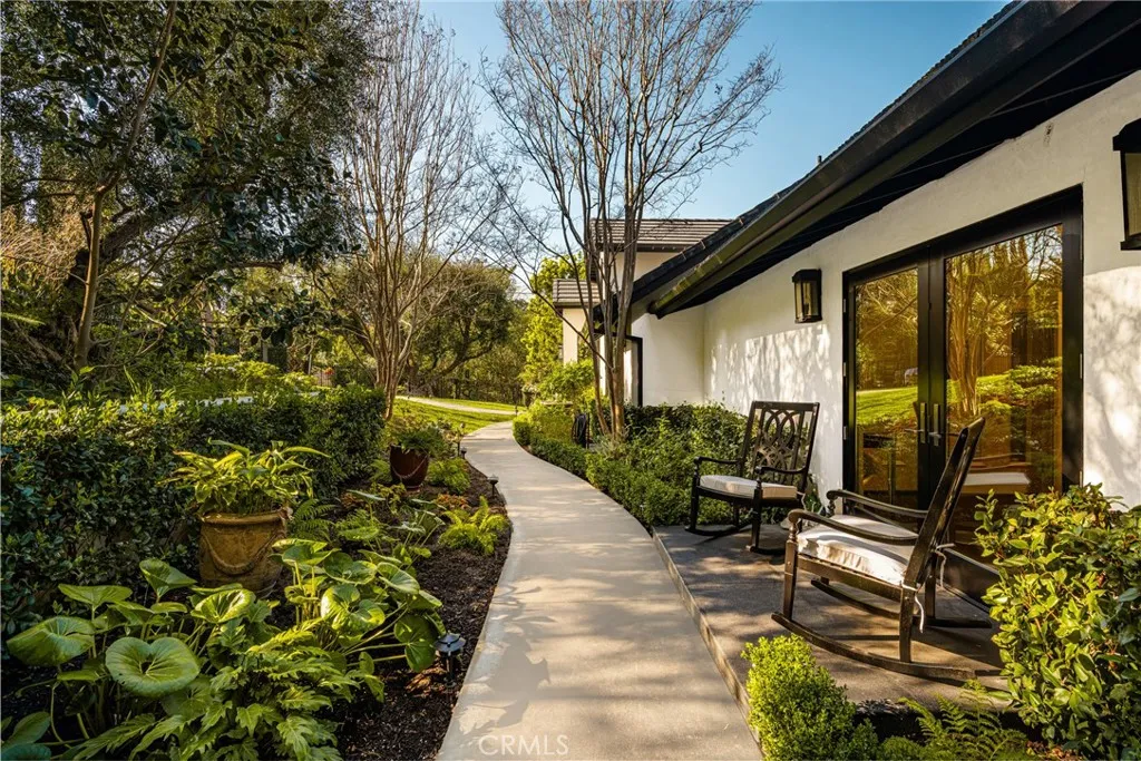 9821 Brentwood Drive, Santa Ana, California 92705 home-pic-12