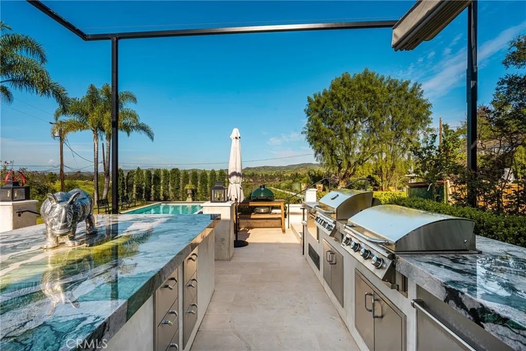 9821 Brentwood Drive, Santa Ana, California 92705 home-pic-13