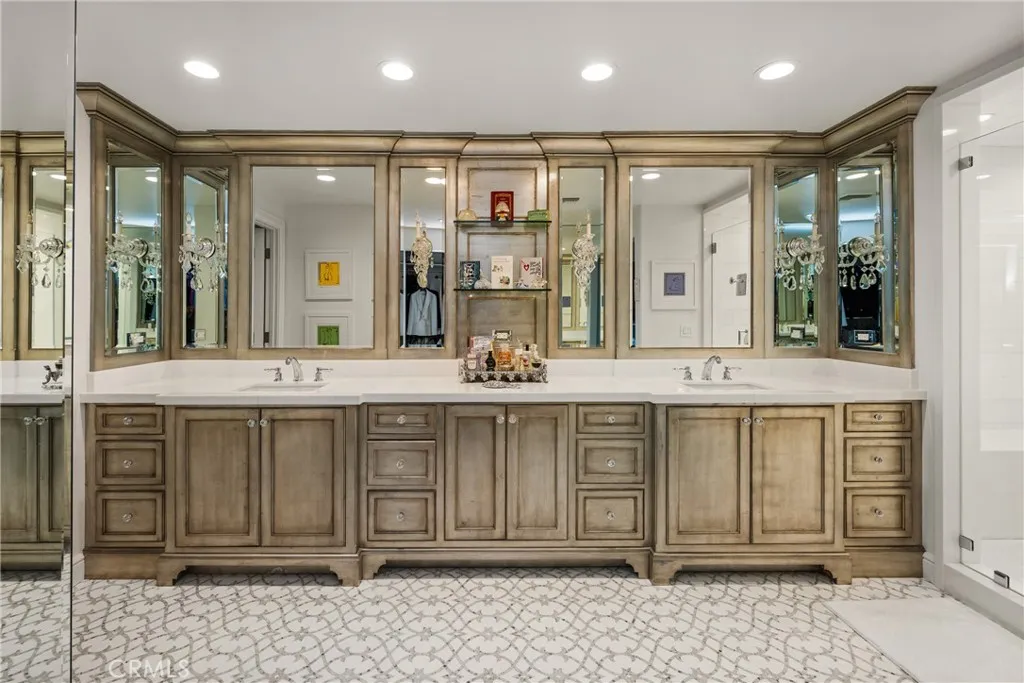 9821 Brentwood Drive, Santa Ana, California 92705 home-pic-34