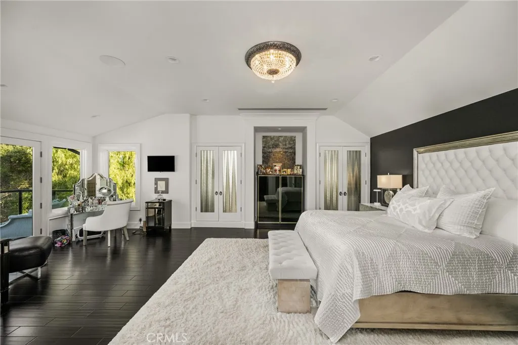 9821 Brentwood Drive, Santa Ana, California 92705 home-pic-32