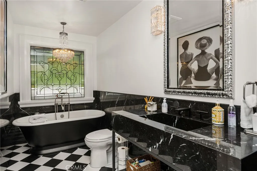 9821 Brentwood Drive, Santa Ana, California 92705 home-pic-31