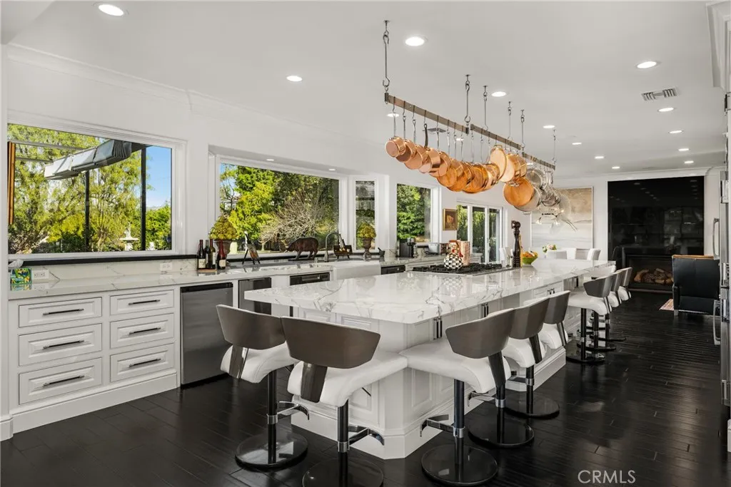 9821 Brentwood Drive, Santa Ana, California 92705 home-pic-10
