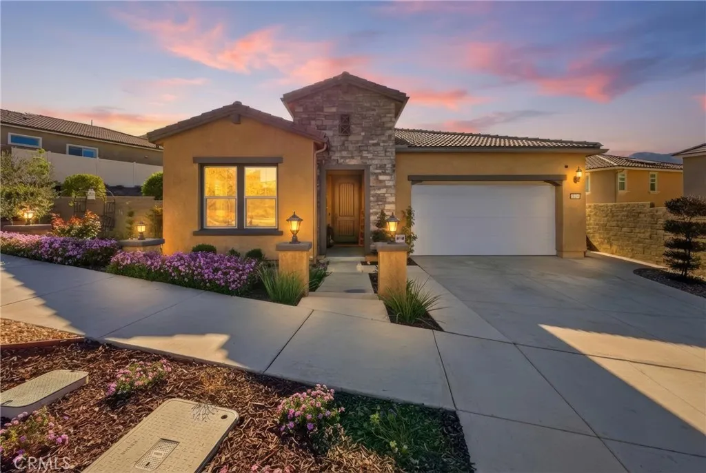 11863 Trailwood Ct, Corona, California 92883 home-pic-2
