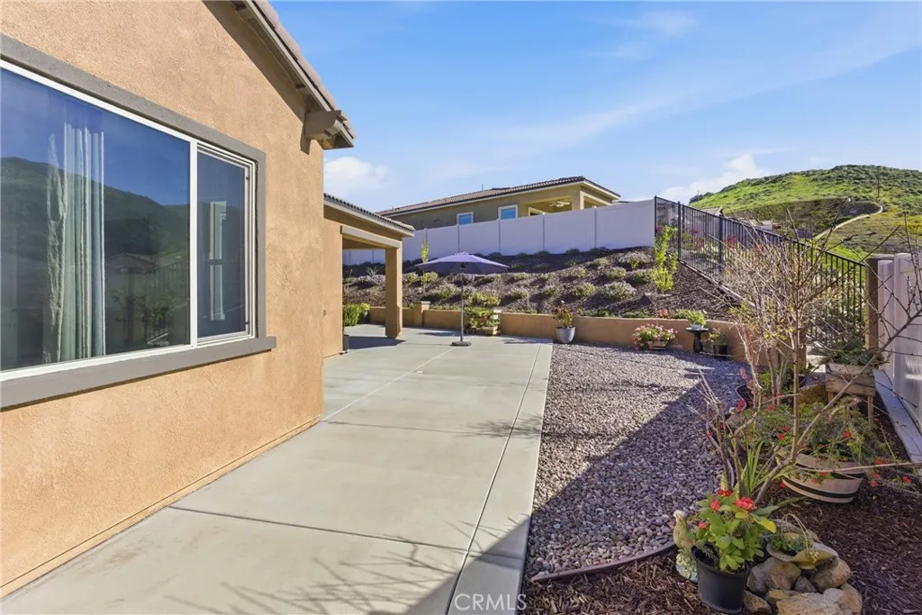 11863 Trailwood Ct, Corona, California 92883 home-pic-32