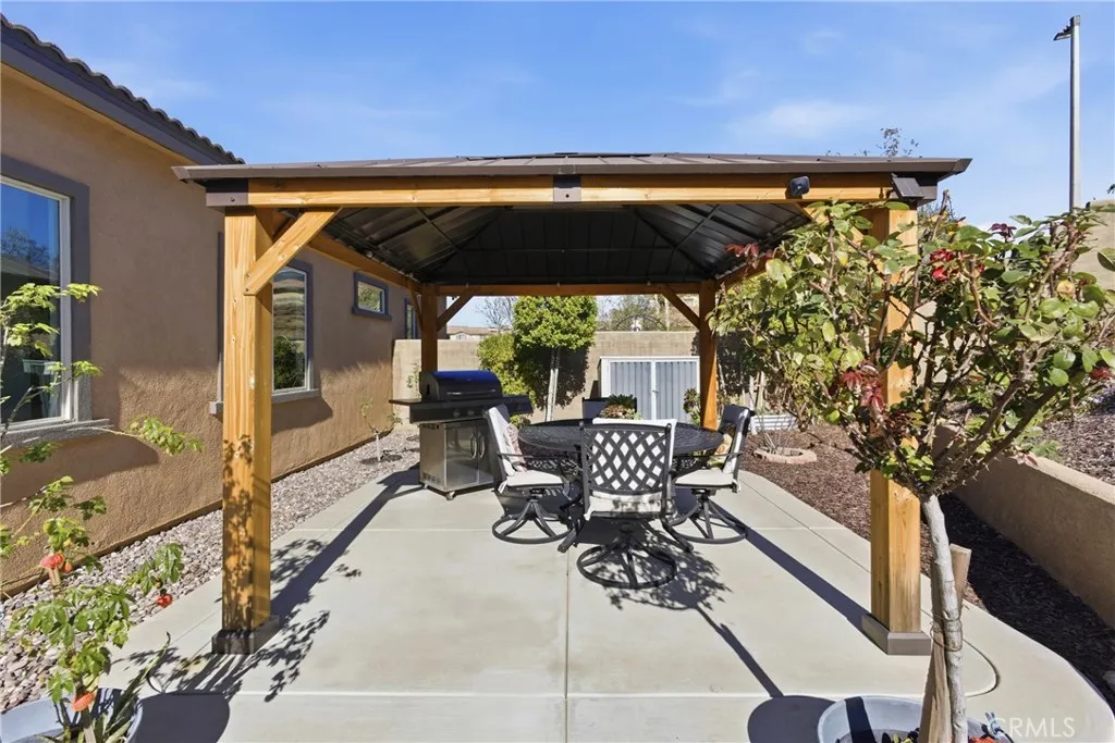 11863 Trailwood Ct, Corona, California 92883 home-pic-39