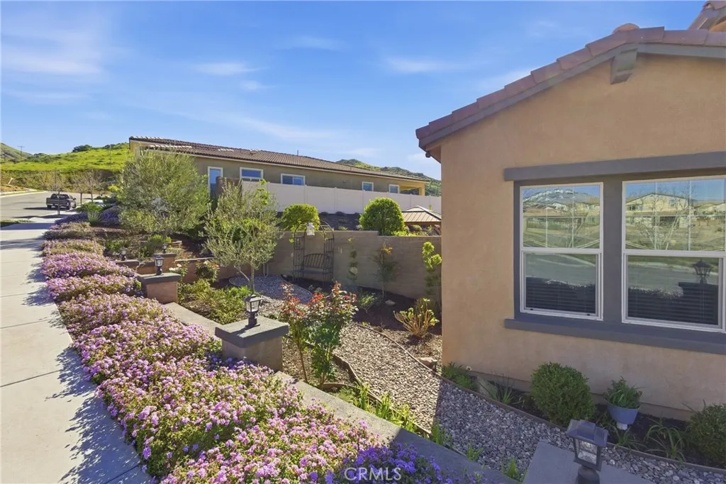 11863 Trailwood Ct, Corona, California 92883 home-pic-35