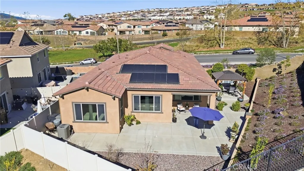 11863 Trailwood Ct, Corona, California 92883 home-pic-24