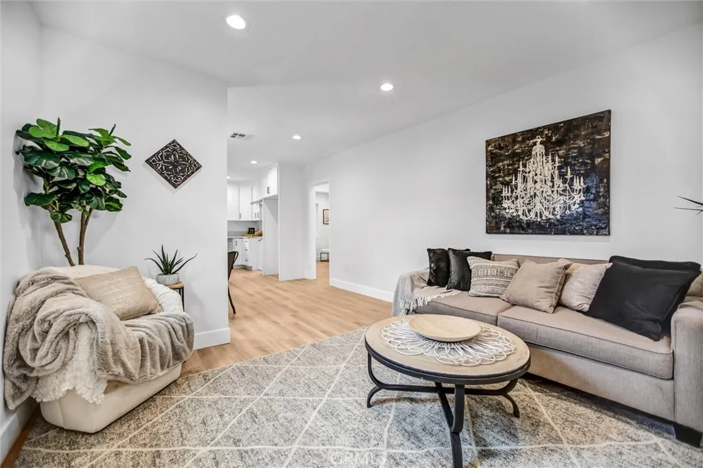 723 Chestnut Avenue, Los Angeles, California 90042 home-pic-15