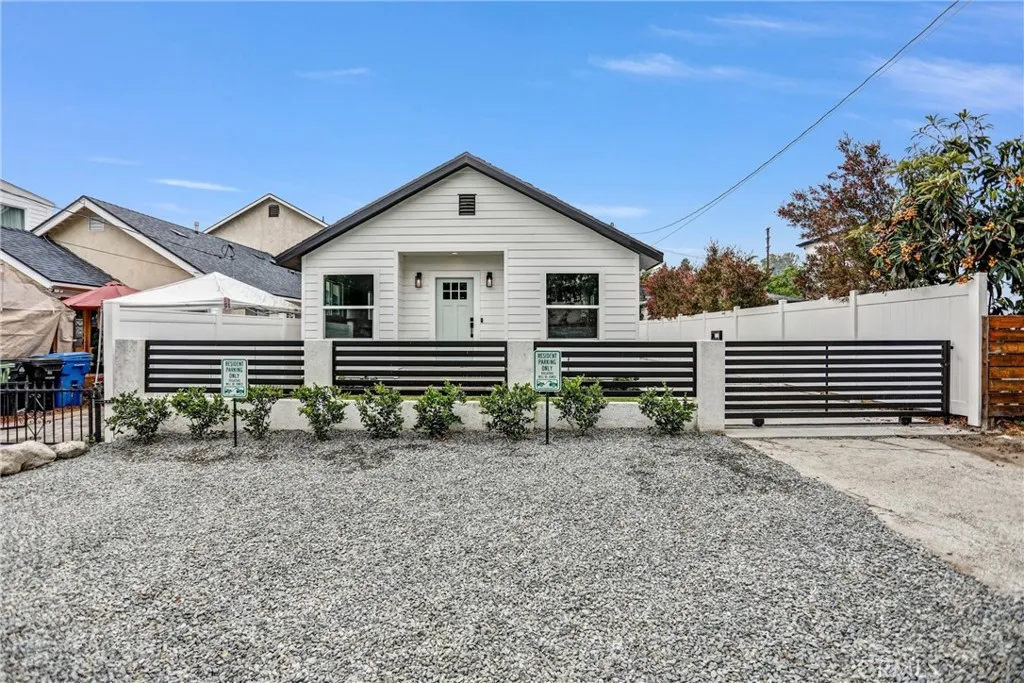 723 Chestnut Avenue, Los Angeles, California 90042 home-pic-1