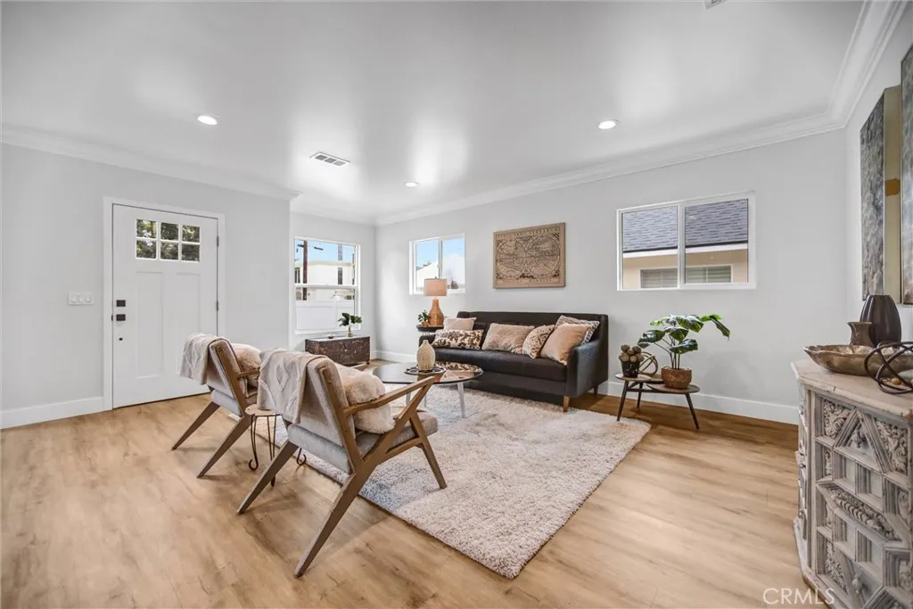 723 Chestnut Avenue, Los Angeles, California 90042 home-pic-4