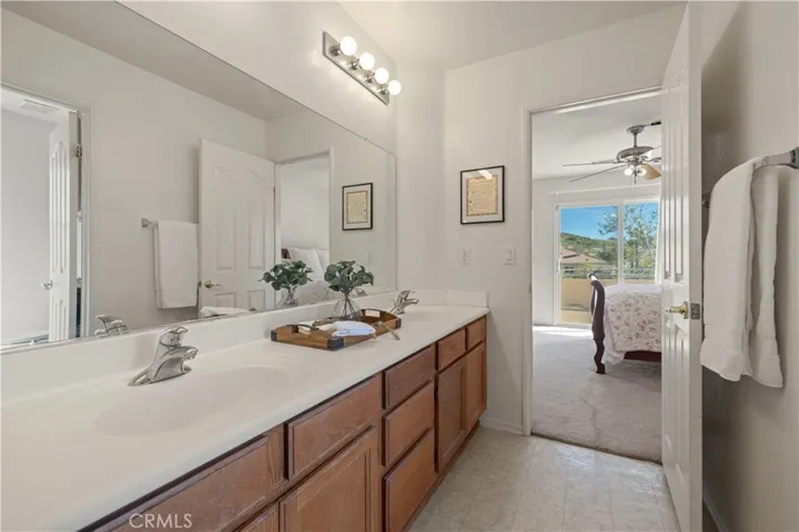 Bathroom 4 - Jack and Jill