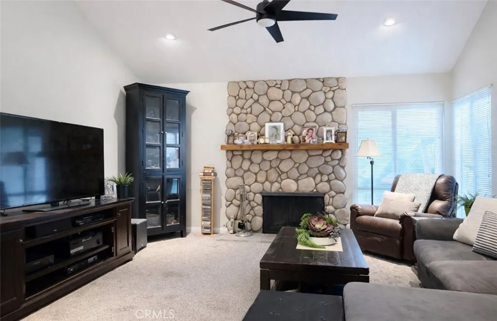 4924 E Budlong Street, Anaheim, California 92807 home-pic-8