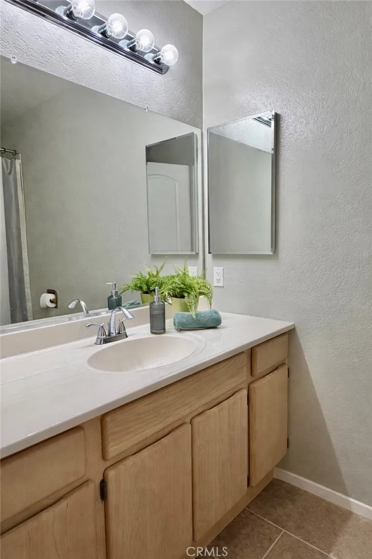 4924 E Budlong Street, Anaheim, California 92807 home-pic-14