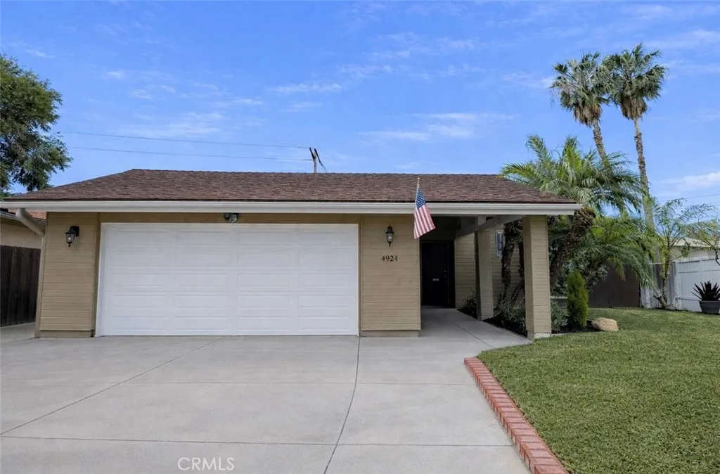 4924 E Budlong Street, Anaheim, California 92807 home-pic-3
