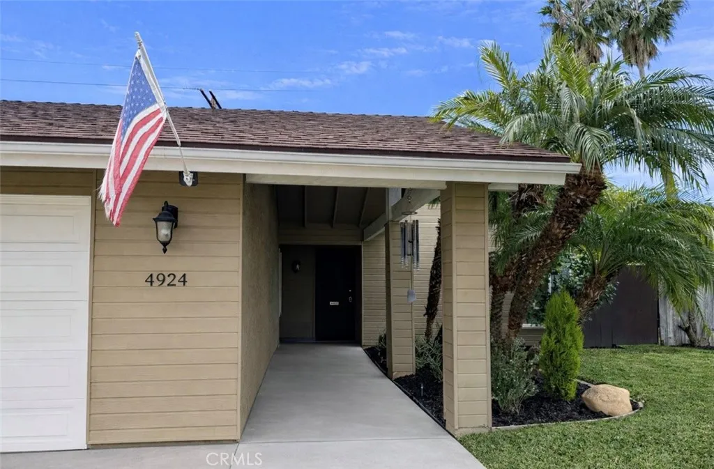 4924 E Budlong Street, Anaheim, California 92807 home-pic-5