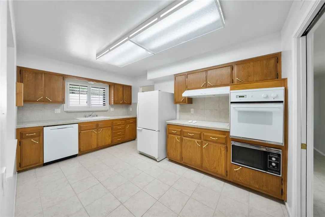 27146 El Rancho, Menifee, California 92586 home-pic-14