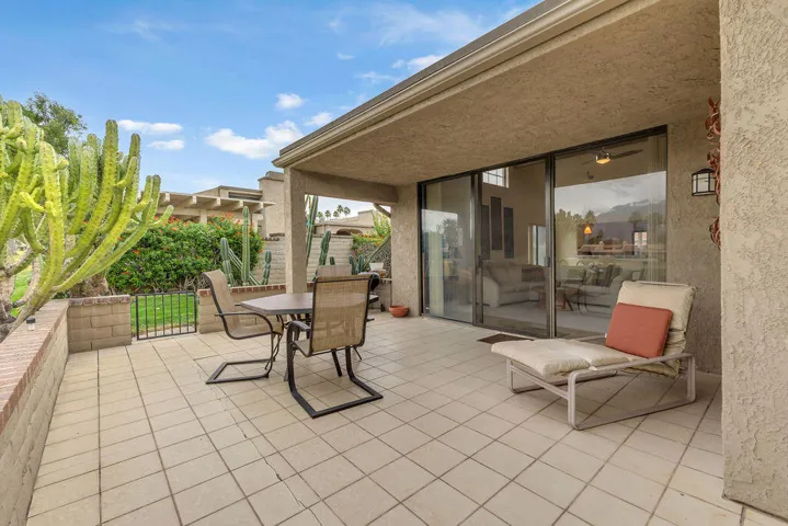 Relax and enjoy the Palm Springs life