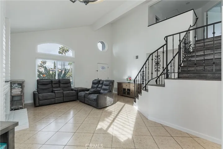 Nice light and bright living room