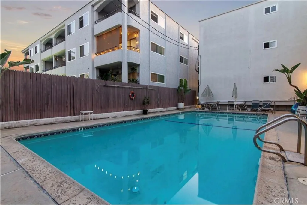 444 Obispo Avenue 3, Long Beach, California 90814 home-pic-11