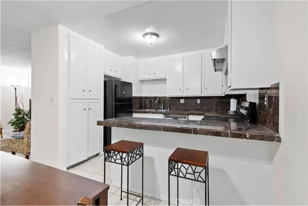 444 Obispo Avenue 3, Long Beach, California 90814 home-pic-1