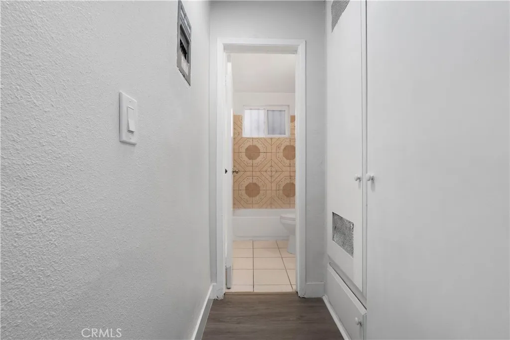 1622 Firestone Boulevard, Los Angeles, California 90001 home-pic-13