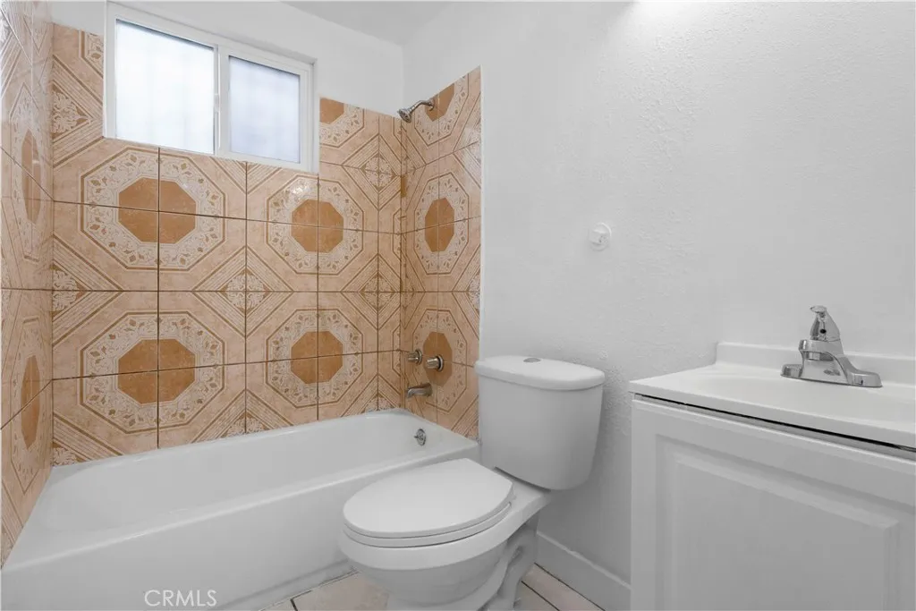 1622 Firestone Boulevard, Los Angeles, California 90001 home-pic-14