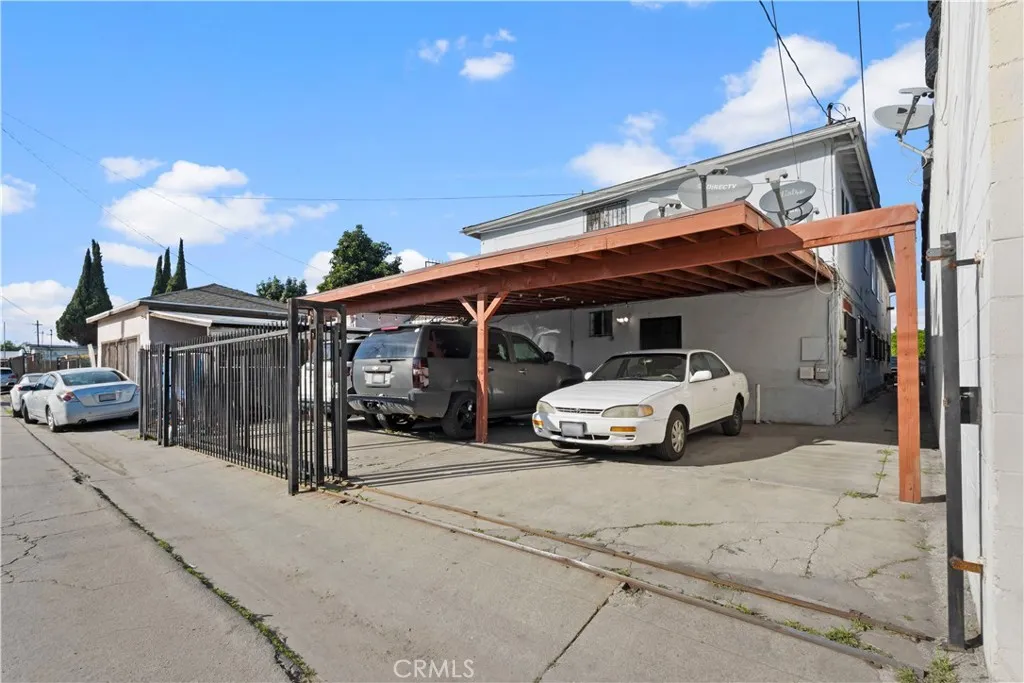 1622 Firestone Boulevard, Los Angeles, California 90001 home-pic-21