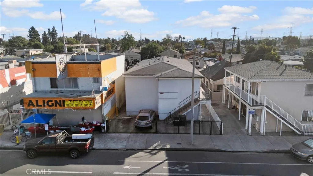 1622 Firestone Boulevard, Los Angeles, California 90001 home-pic-2