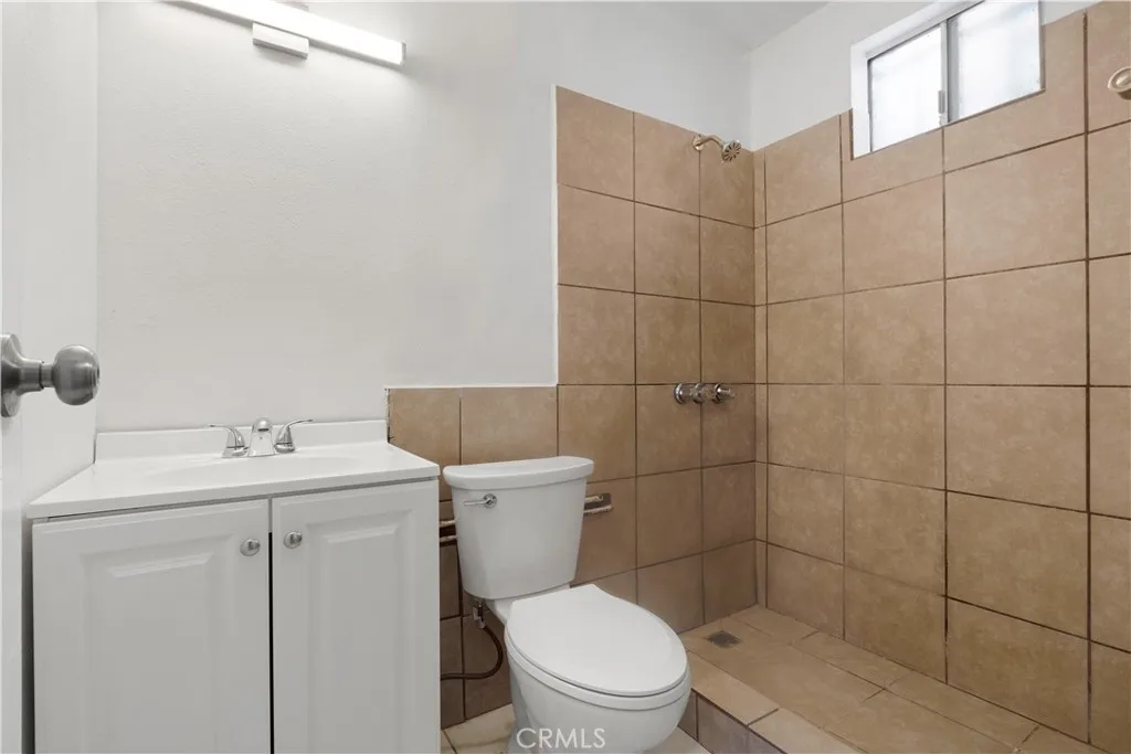 1622 Firestone Boulevard, Los Angeles, California 90001 home-pic-10