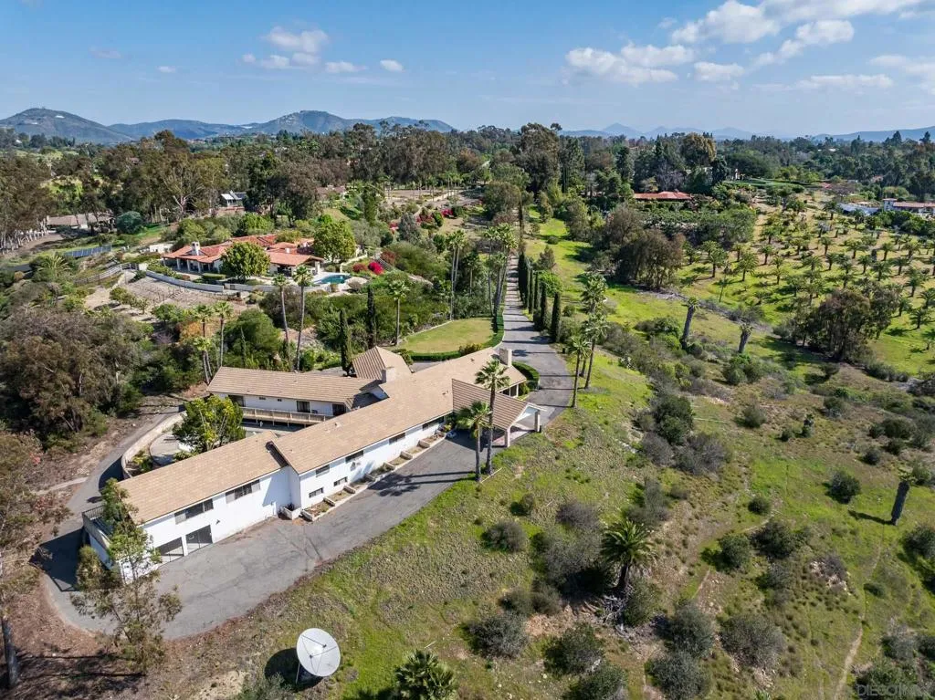 18024 Avenida Alondra, Rancho Santa Fe, California 92067 home-pic-10