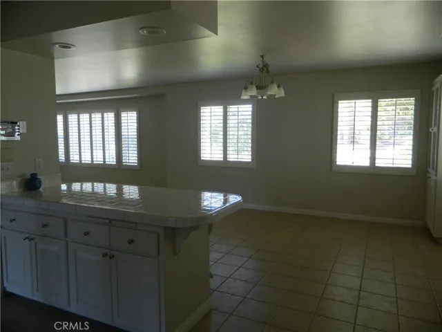 Large Dinning room with Eat at Bar