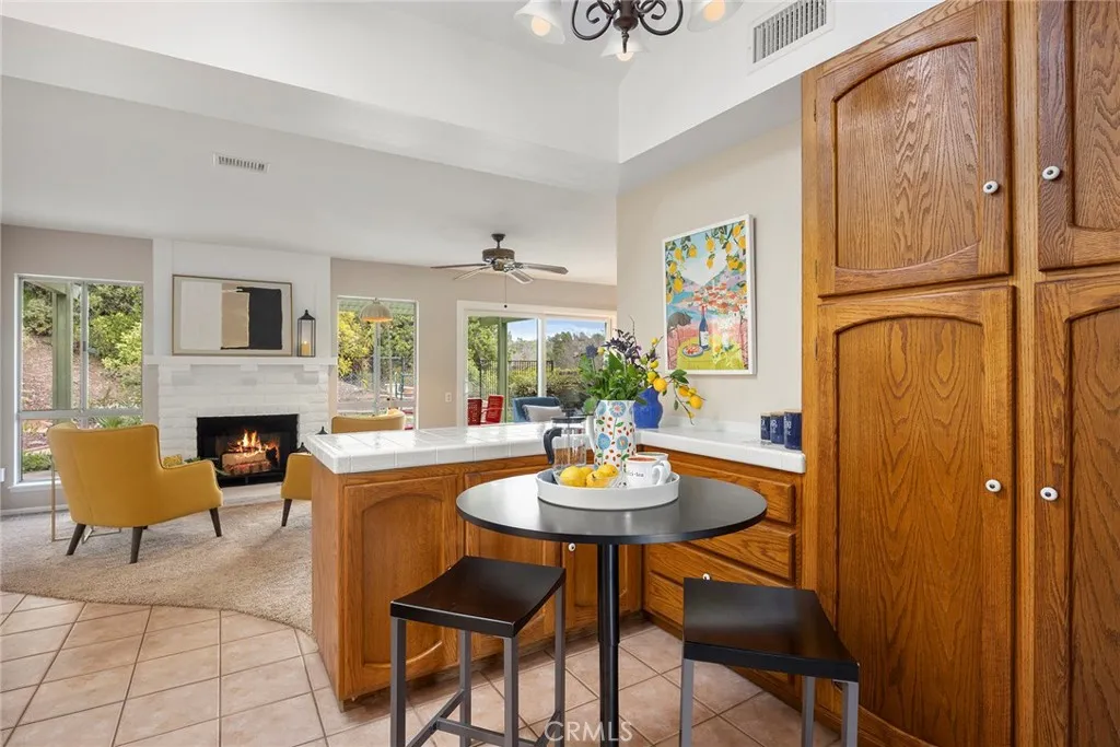 119 Helen, Fullerton, California 92835 home-pic-12