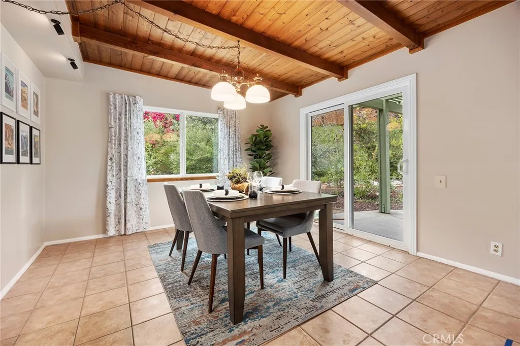 119 Helen, Fullerton, California 92835 home-pic-16