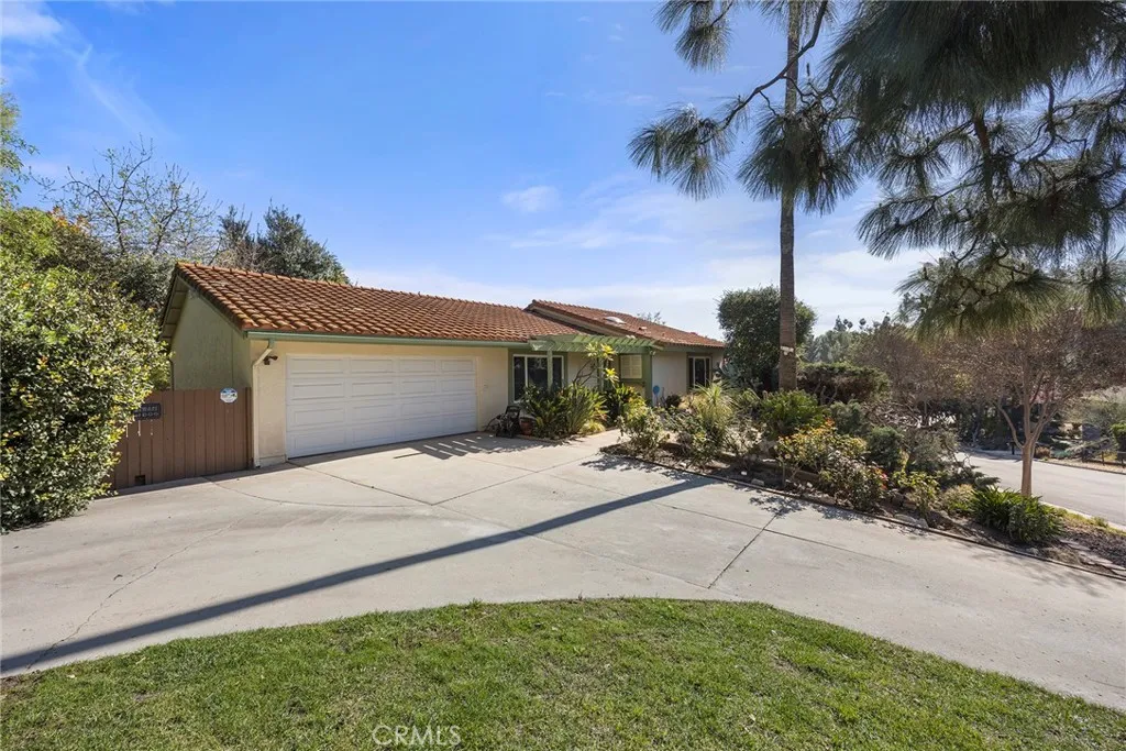 119 Helen, Fullerton, California 92835 home-pic-3