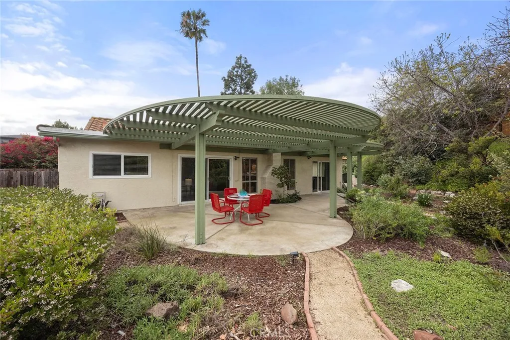 119 Helen, Fullerton, California 92835 home-pic-38