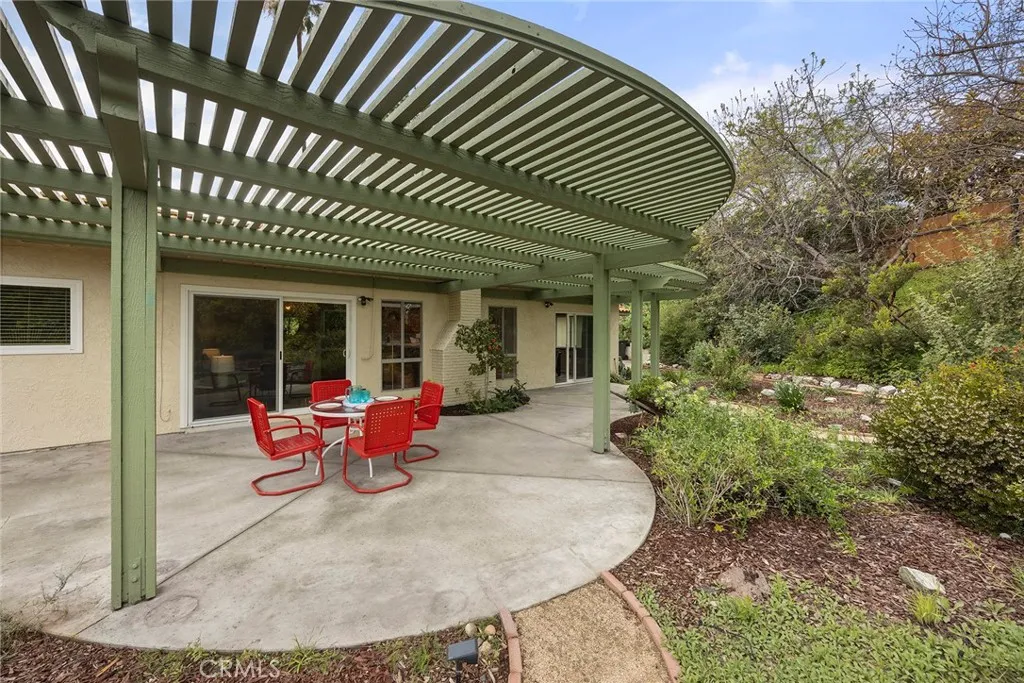 119 Helen, Fullerton, California 92835 home-pic-35