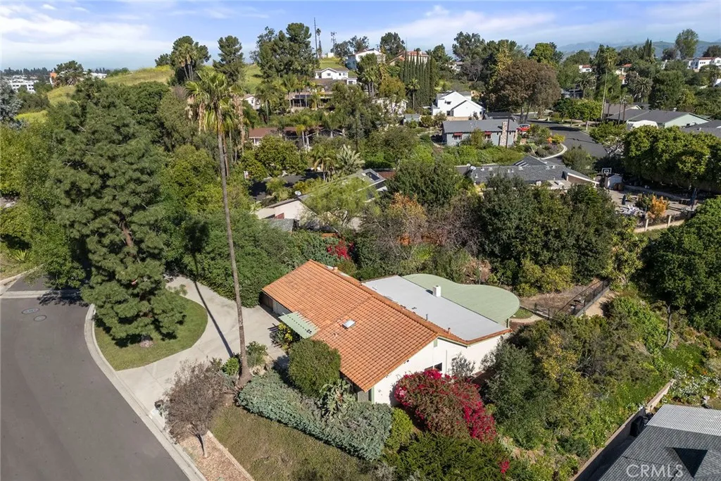 119 Helen, Fullerton, California 92835 home-pic-44