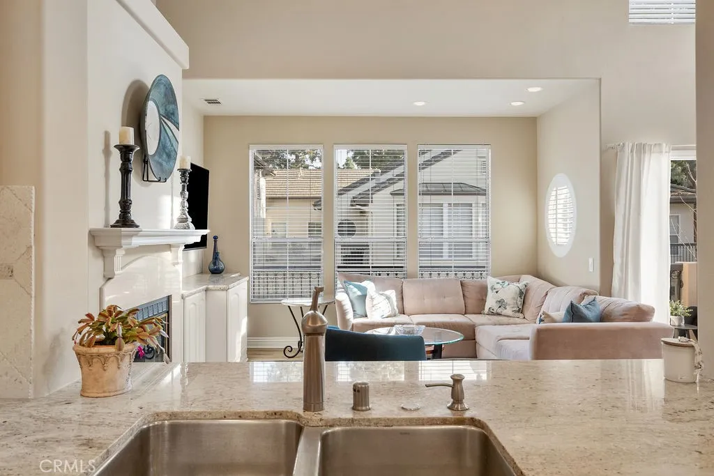 17 Auvergne, Newport Coast, California 92657 home-pic-7