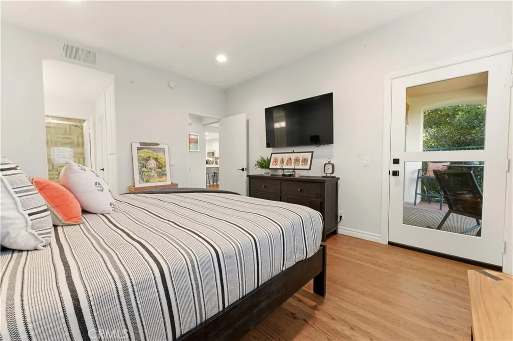200 Villa Point, Newport Beach, California 92660 home-pic-6