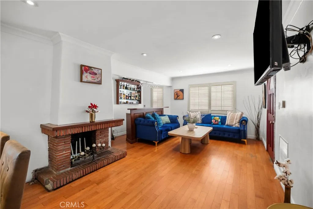 1243 Raymond, Glendale, California 91201 home-pic-4
