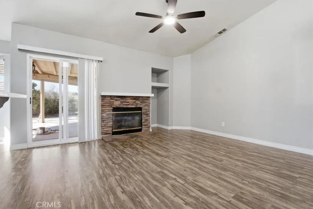 8910 Glenwood, Hesperia, California 92344 home-pic-12