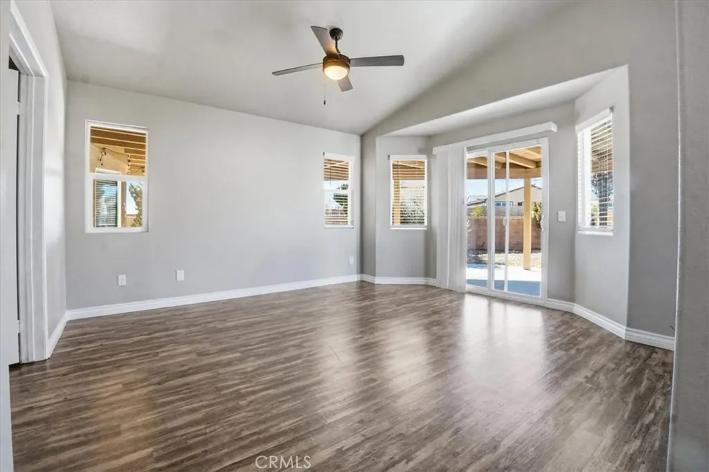 8910 Glenwood, Hesperia, California 92344 home-pic-30