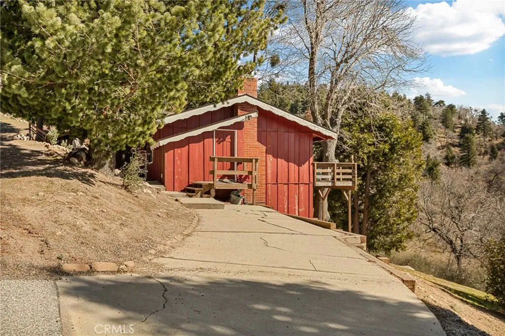 30509 Live Oak, Running Springs, California 92382 home-pic-4