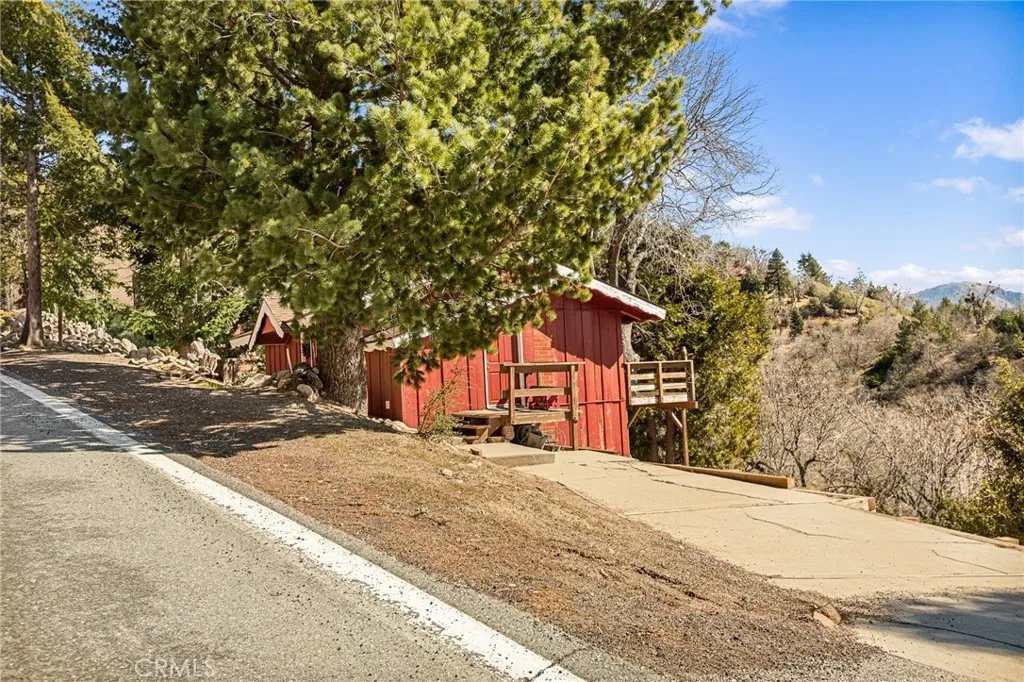 30509 Live Oak, Running Springs, California 92382 home-pic-24