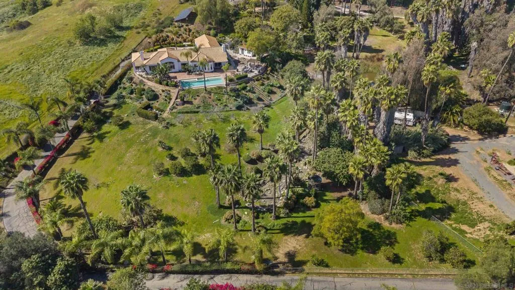 2821 Summit Drive, Escondido, California 92025 home-pic-50