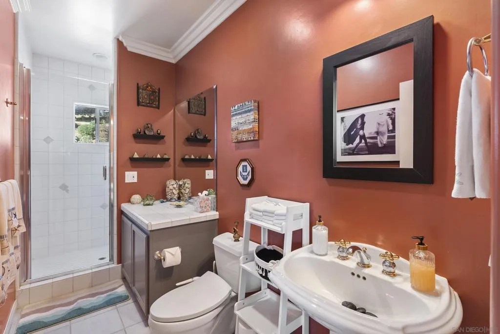 2821 Summit Drive, Escondido, California 92025 home-pic-33