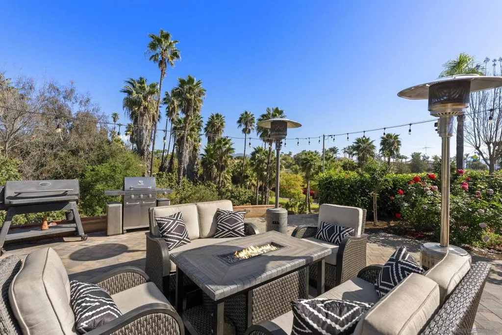 2821 Summit Drive, Escondido, California 92025 home-pic-43
