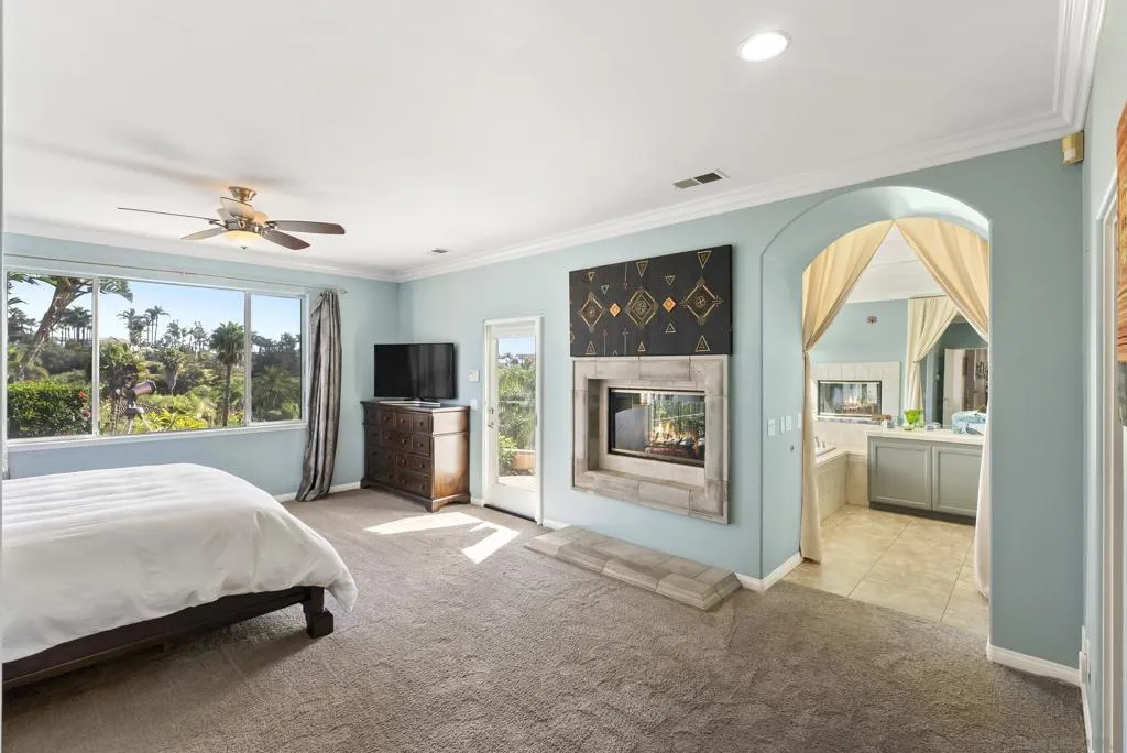 2821 Summit Drive, Escondido, California 92025 home-pic-21